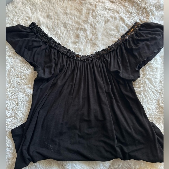 Unyx off the shoulder or low shoulder top with sequin trim. Short sleeve. Medium - Picture 8 of 9
